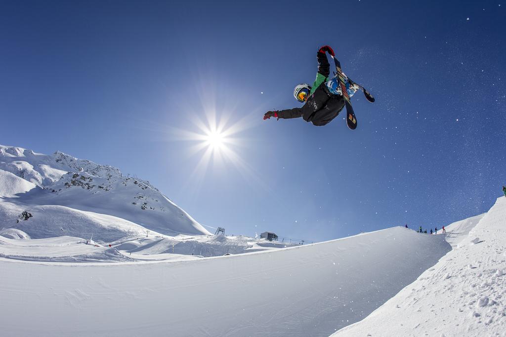 Hostel By Randolins St. Moritz Exterior foto